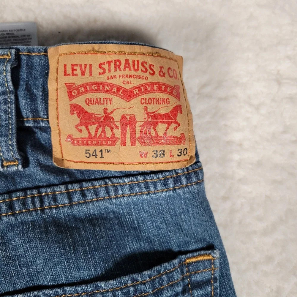 Levi's 541 Athletic Taper Jeans Mens Size 38x30 Actual 36x29 Denim Pants